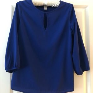 💜 banana republic blue keyhole top 💜